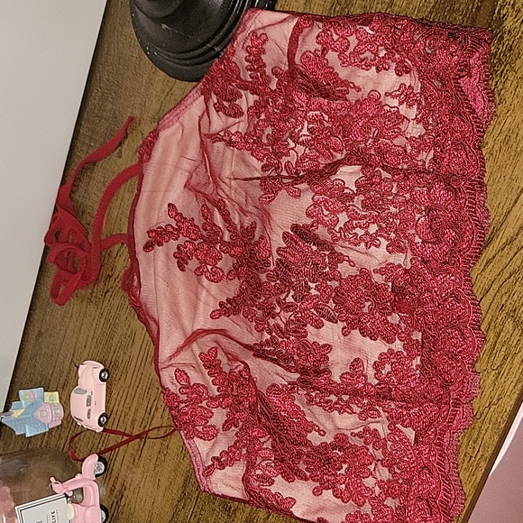 Halter top - Picture 3 of 6